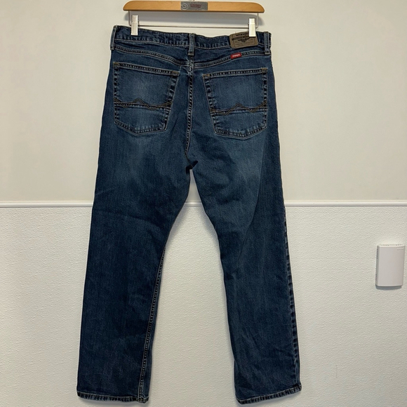 Men's Wrangler Relaxed Boot Blue Jeans, 33x30, Dark Wash - Picture 2 of 12